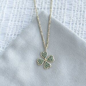 Kendra Scott Gold Green Crystal Clover Short Pendant Necklace NEW